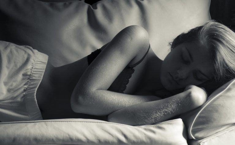 Cómo Dormir Más Profundo: Guía Científica y Ergonómica